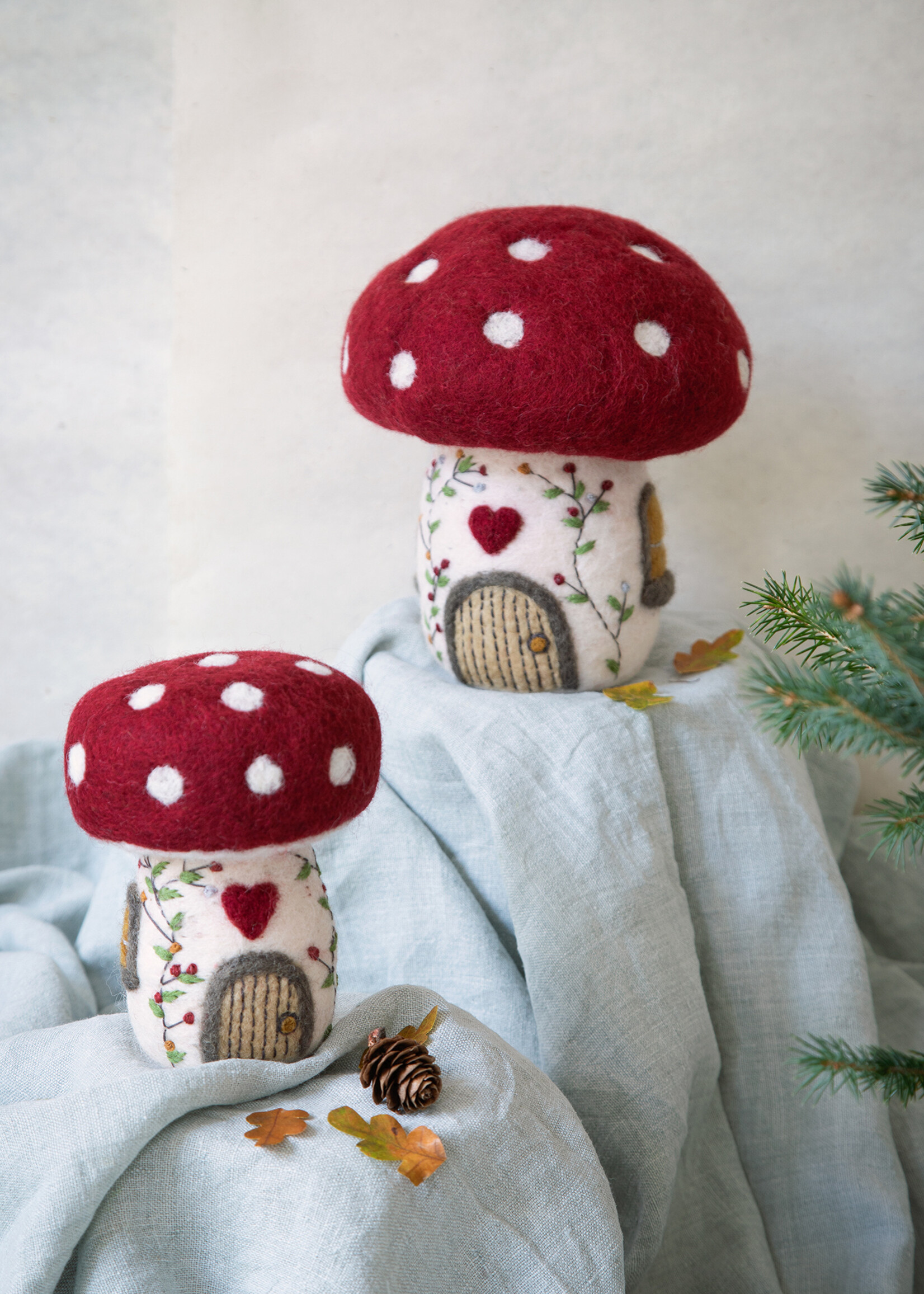 Gry and Sif Medium Mushroom House