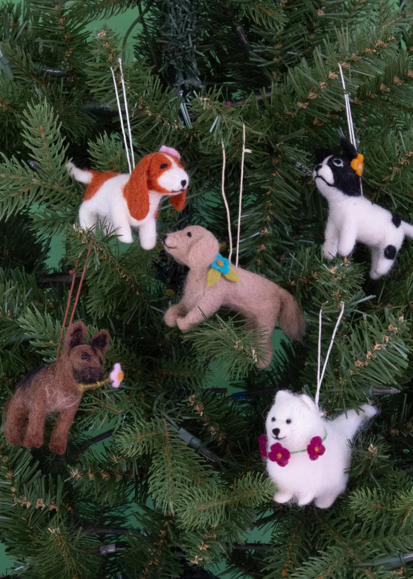 Global Goods Partners Felt Golden Retriever Ornament