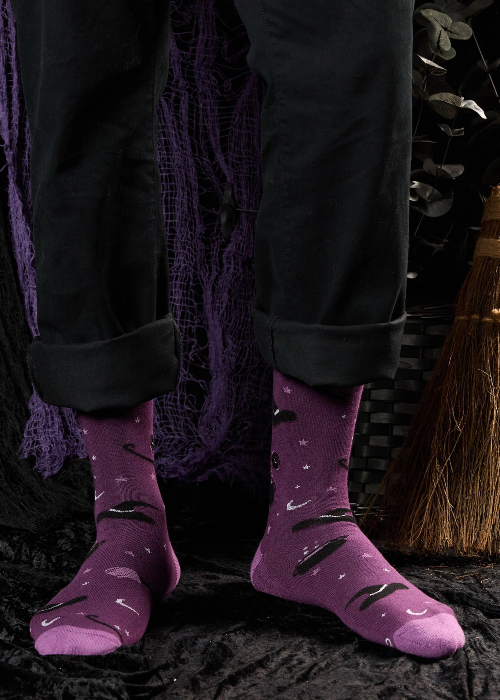 Conscious Step Men's Socks Halloween Cauldron