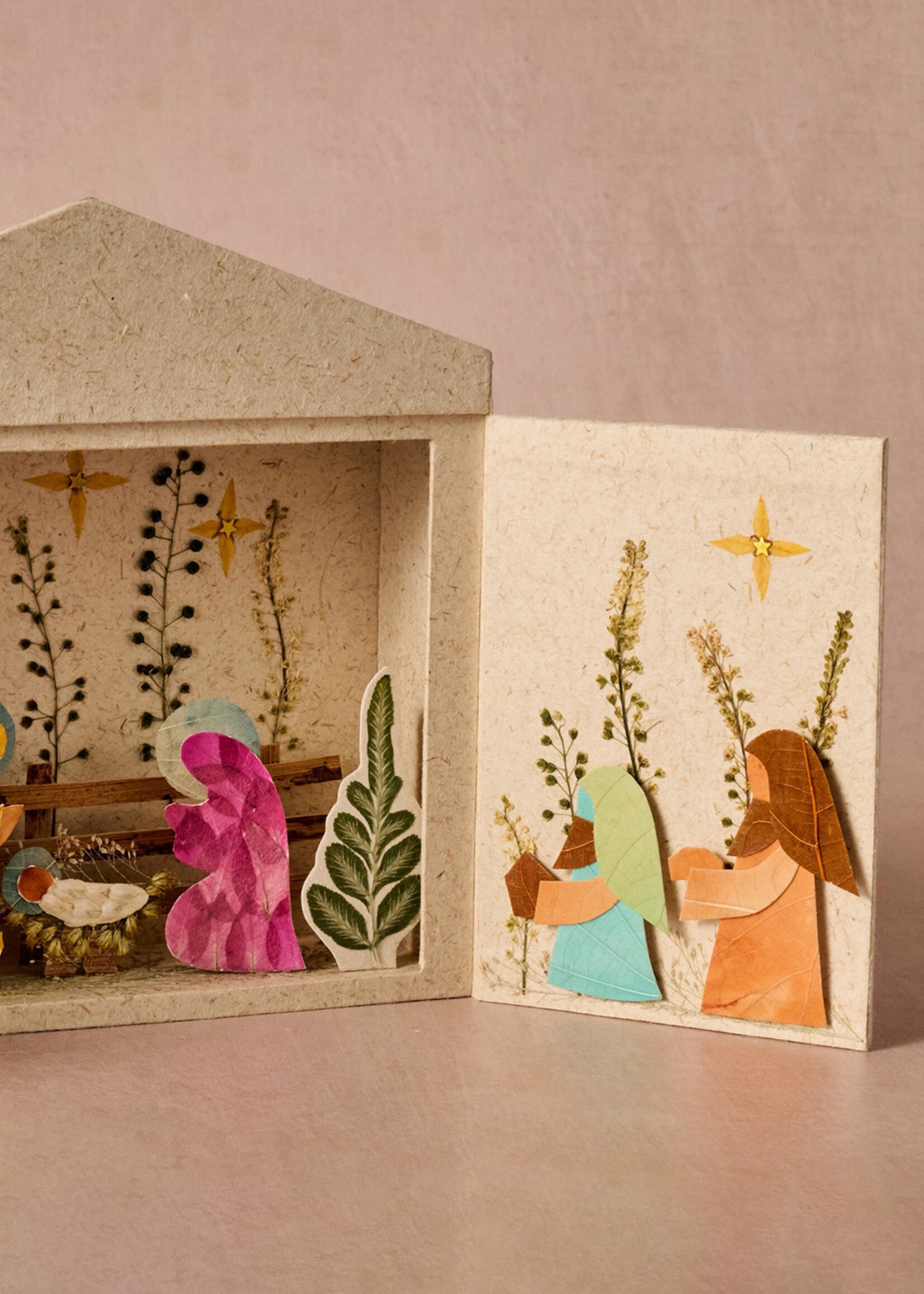 Ten Thousand Villages Pasko Pressed Flower Retablo Nativity