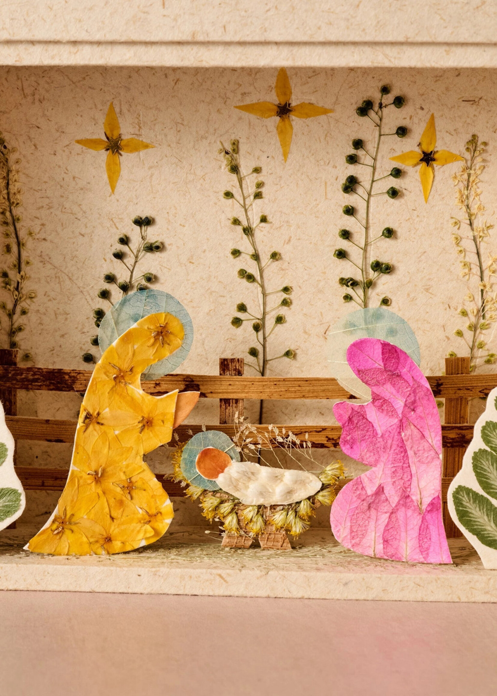 Ten Thousand Villages Pasko Pressed Flower Retablo Nativity