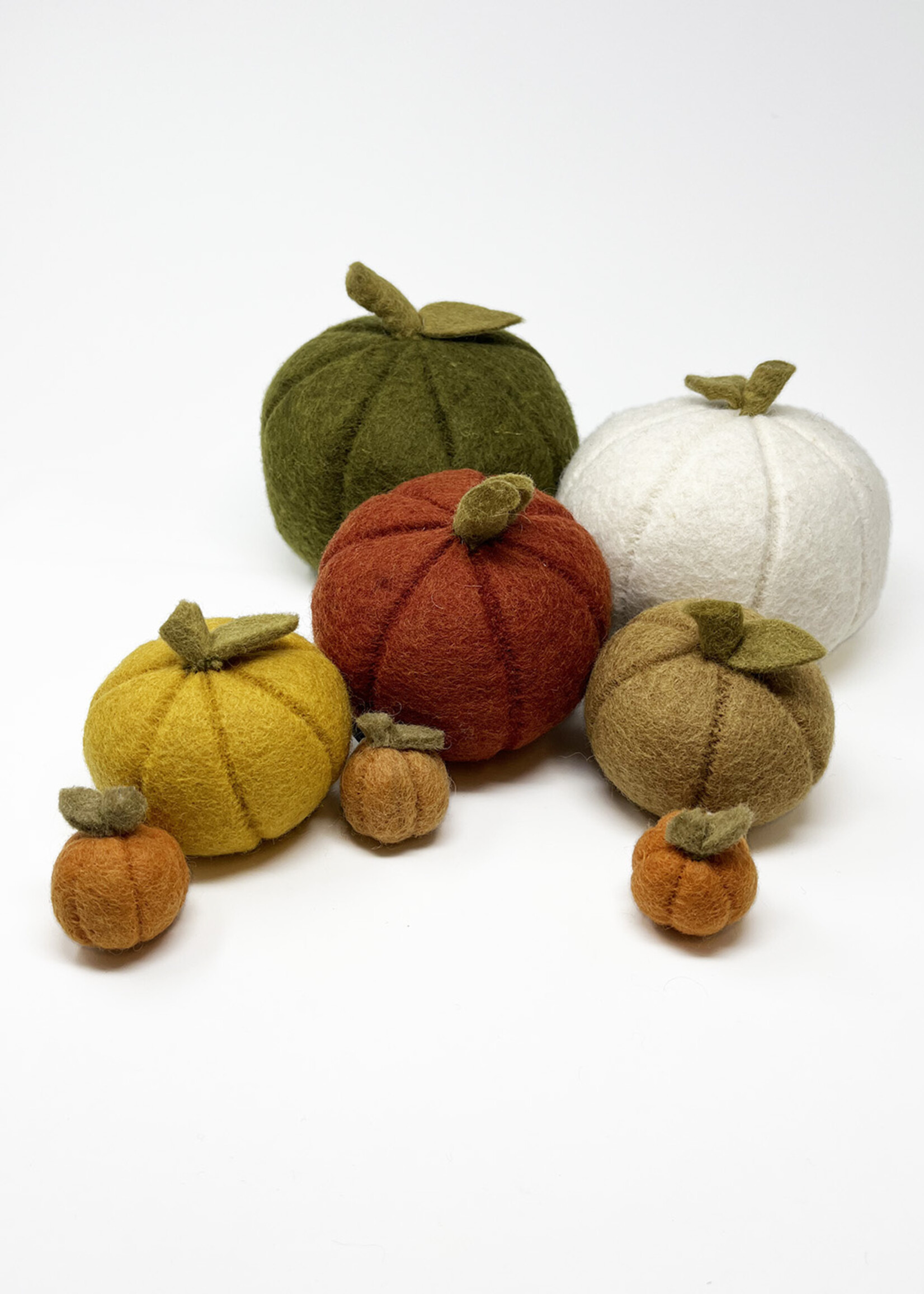 Gry and Sif 3.5" Brown Felt Pumpkin