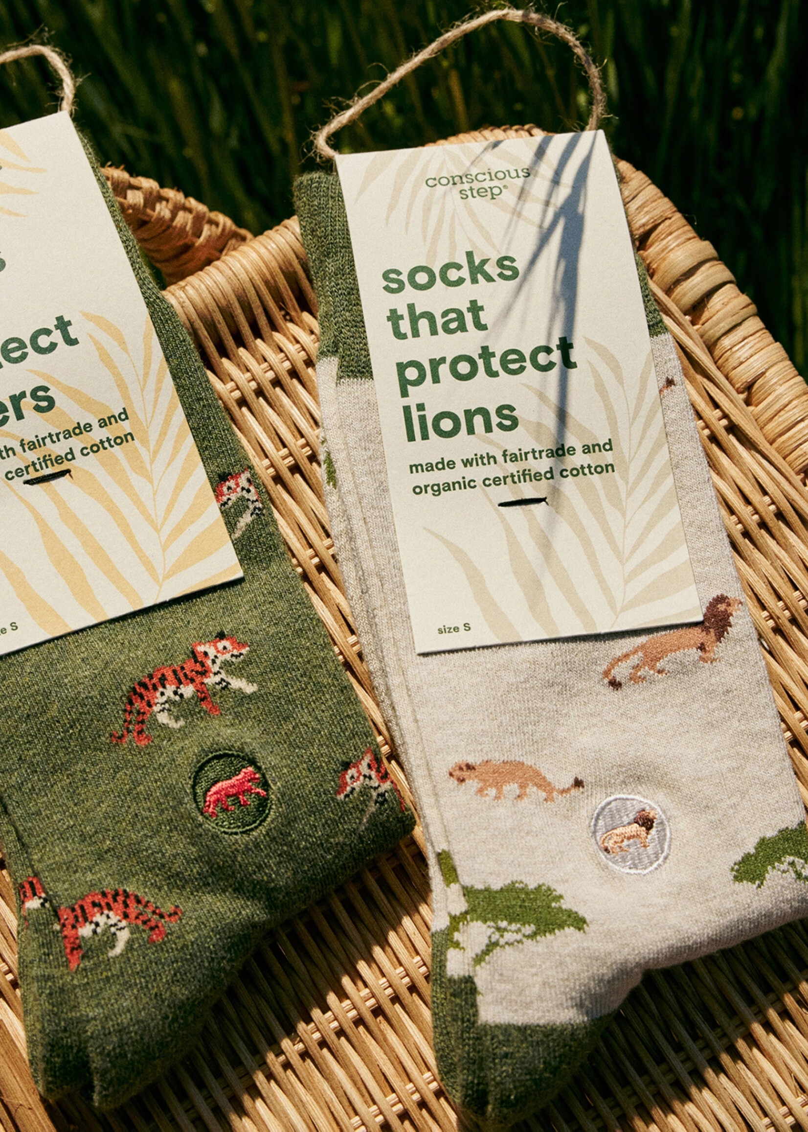 Conscious Step Men's Beige Lion Socks