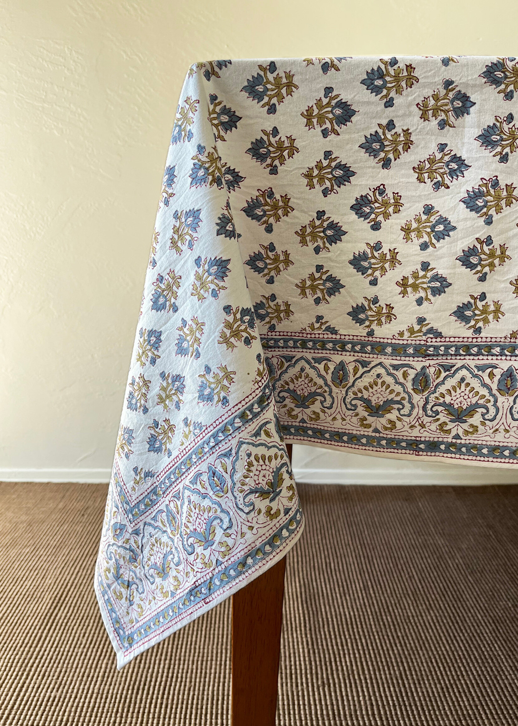 Natural Habitat Silvia Tablecloth - Blue Floral