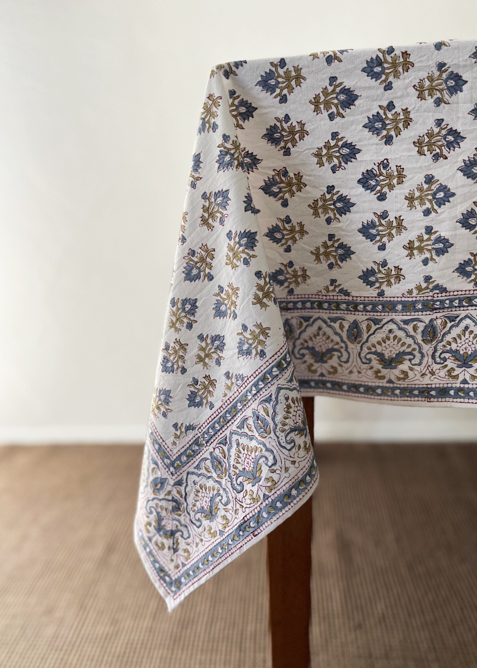 Natural Habitat Silvia Tablecloth - Blue Floral