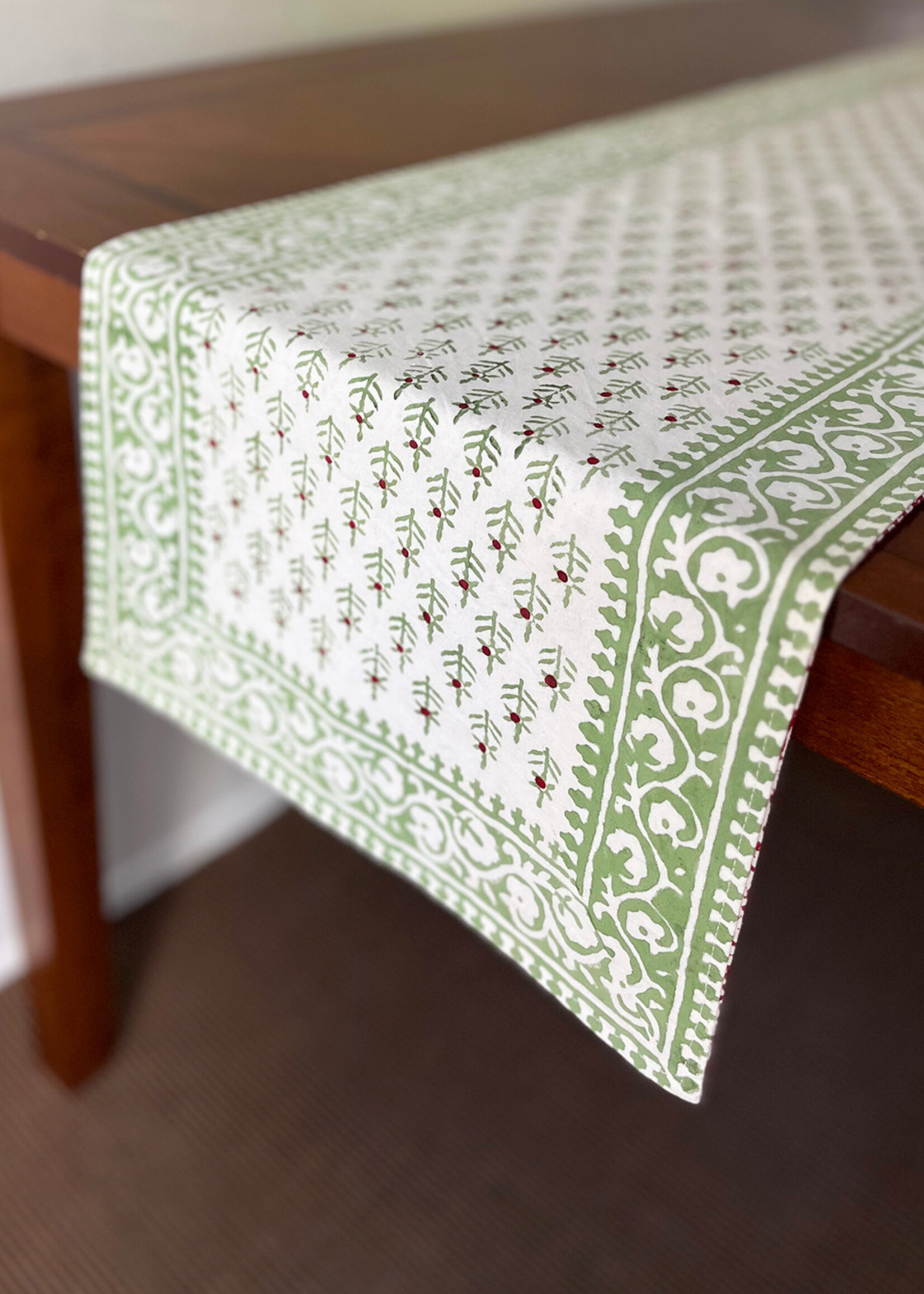 Natural Habitat 13" x 60" Holiday Winterberry Table Runner