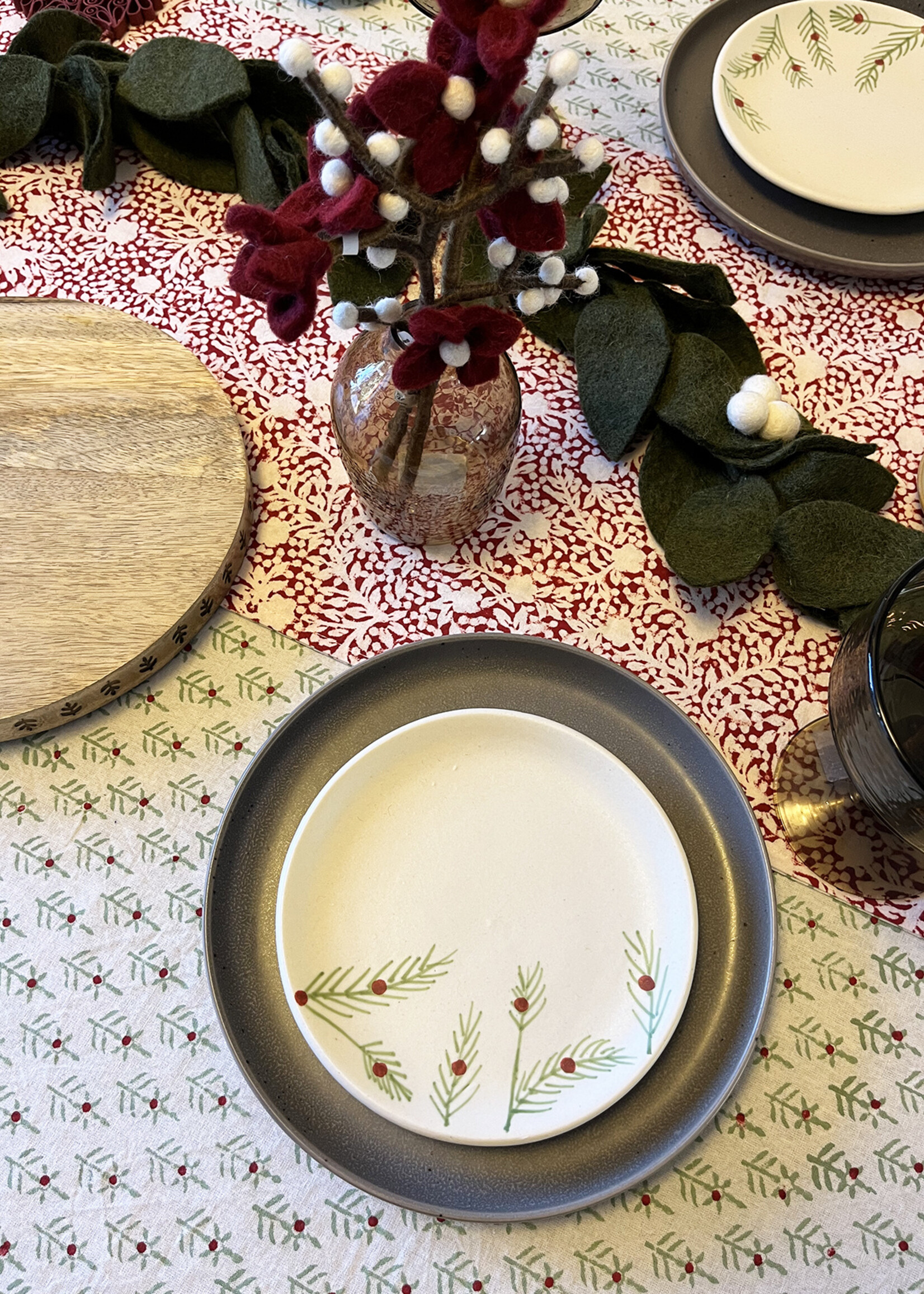 Natural Habitat 13" x 60" Holiday Winterberry Table Runner
