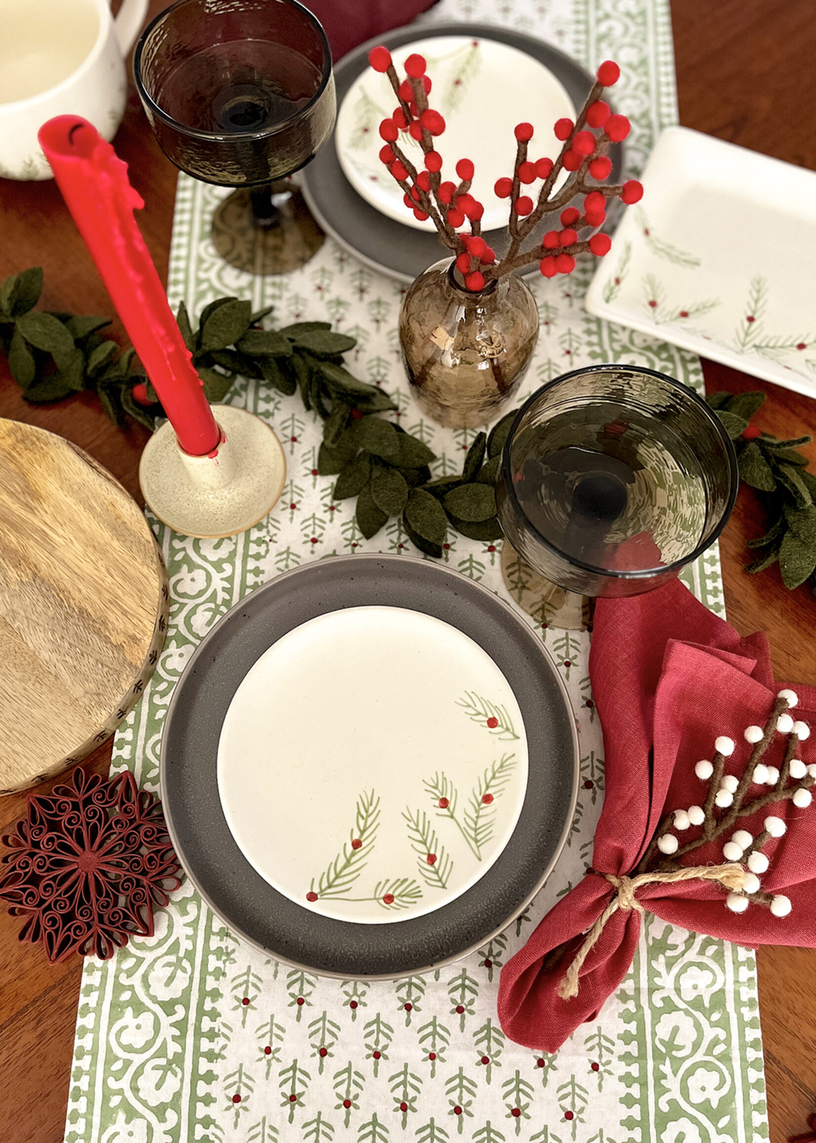 Natural Habitat 13" x 60" Holiday Winterberry Table Runner