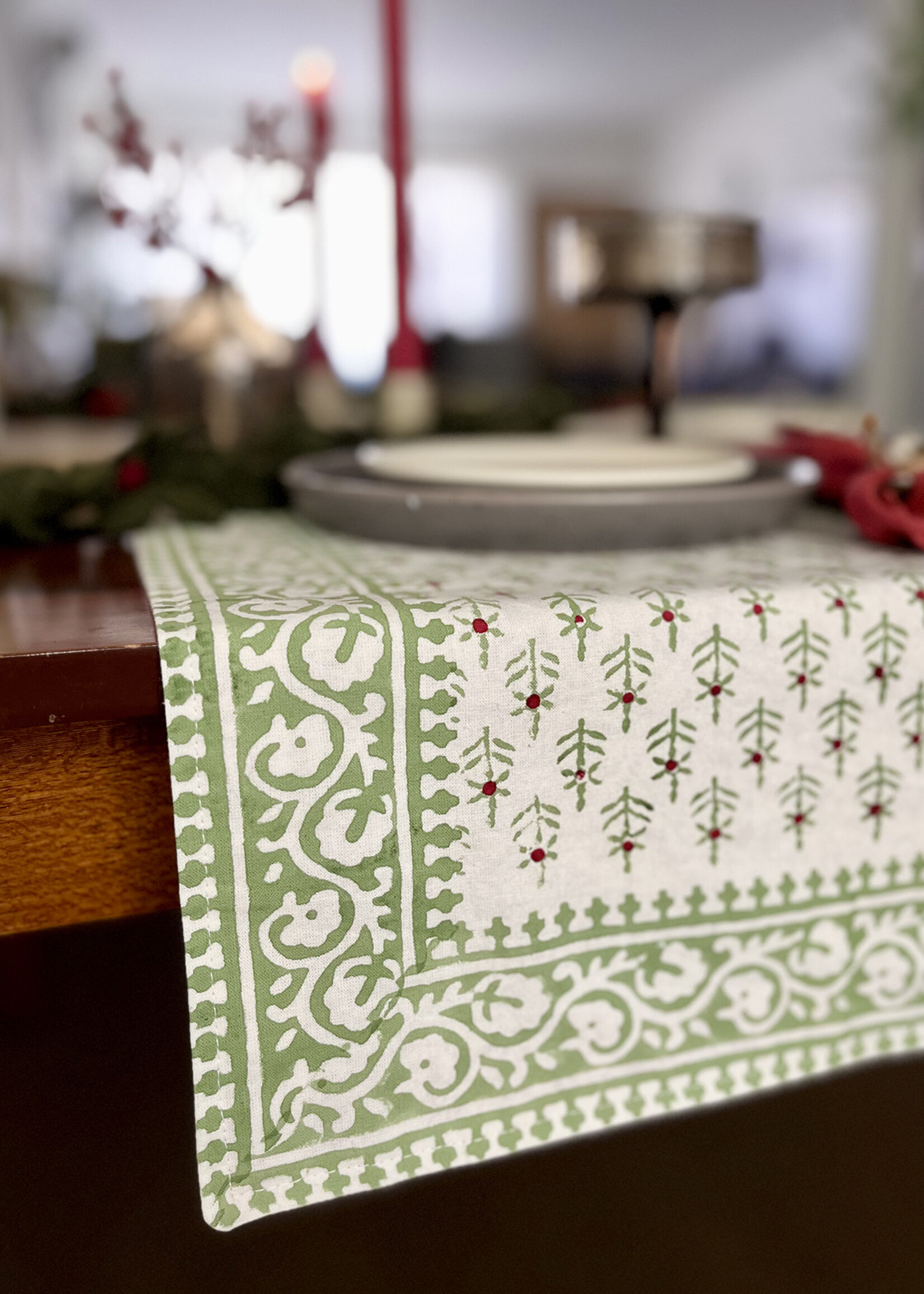 Natural Habitat 13" x 60" Holiday Winterberry Table Runner