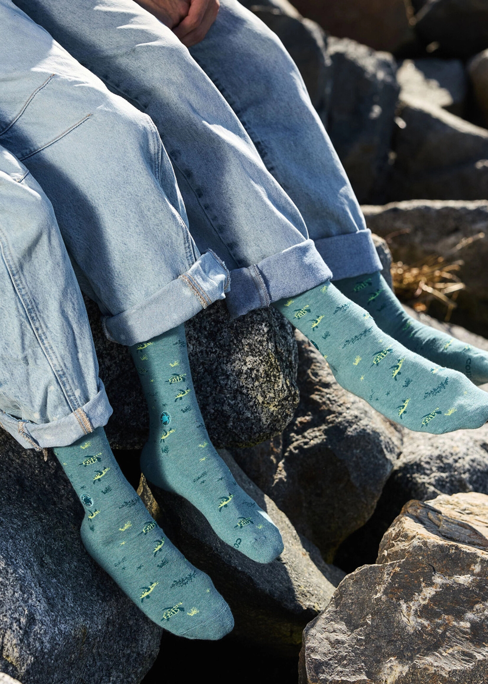 Conscious Step Women's Sea Turtle and Reef Socks