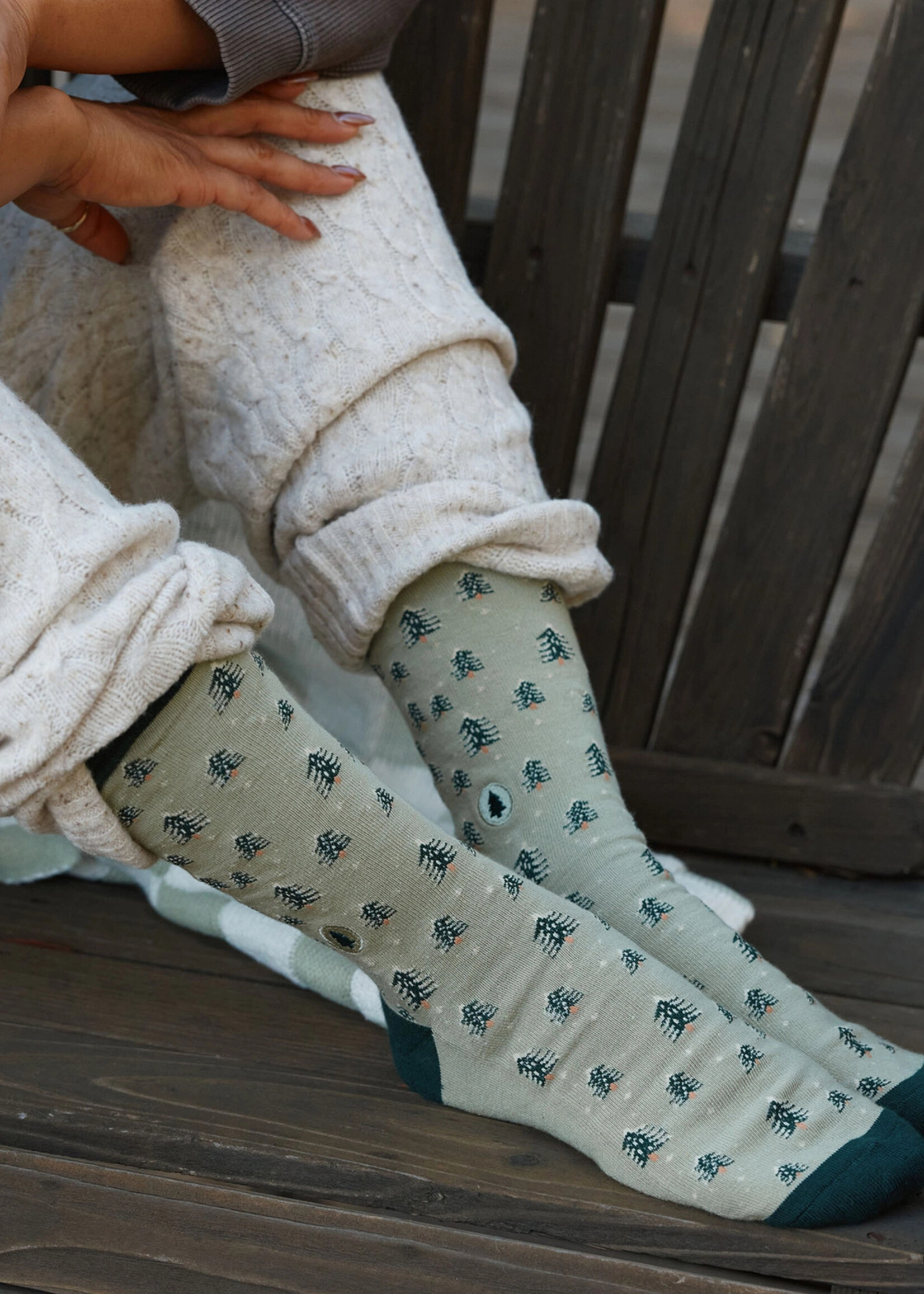 Conscious Step Women's Snowy Pine Tree Socks