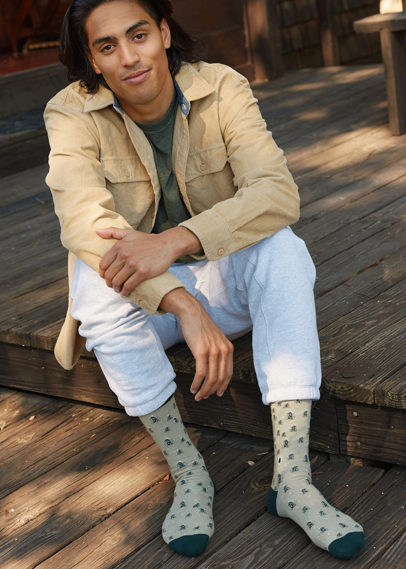 Conscious Step Men's Snowy Pine Tree Socks