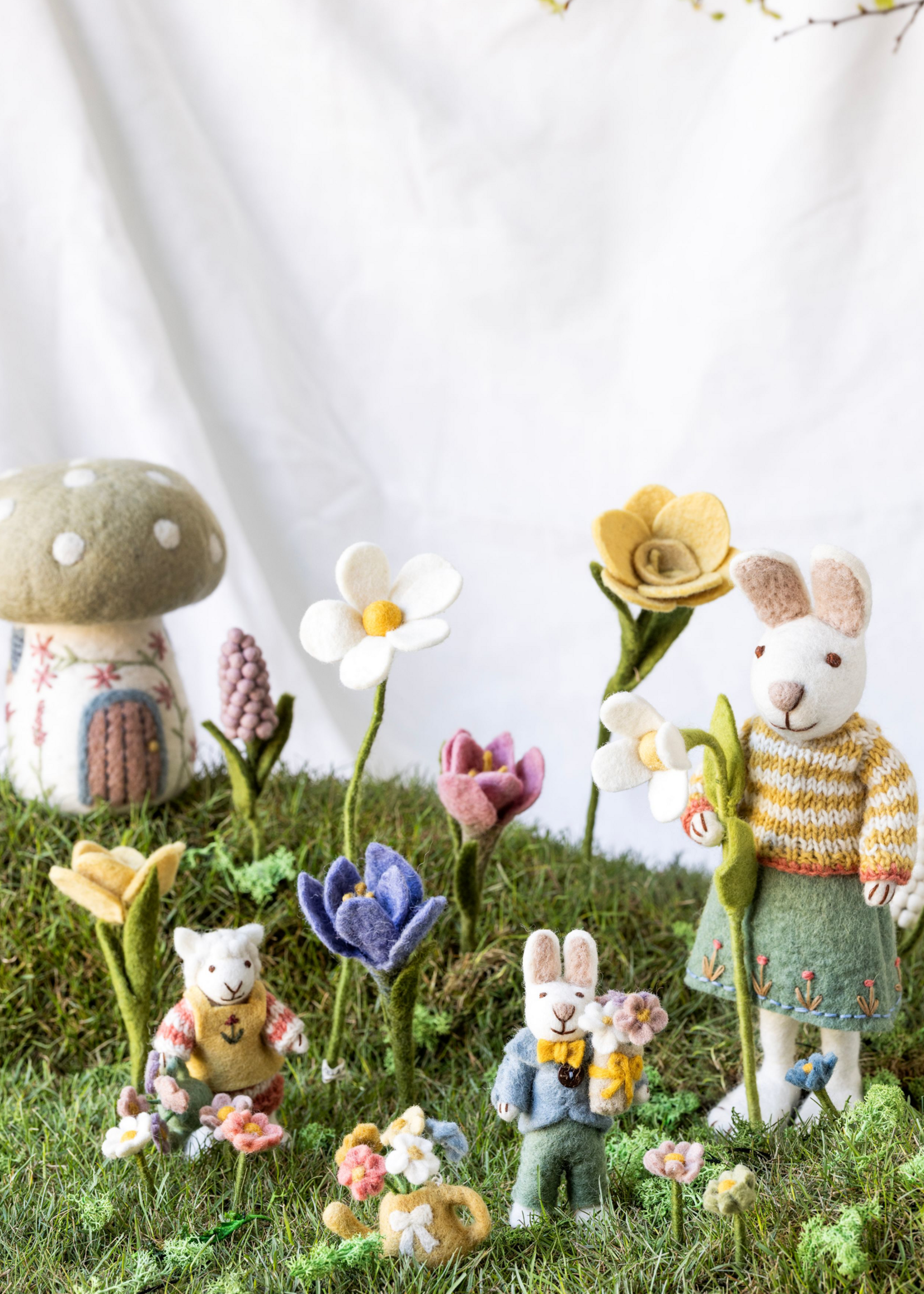 Gry and Sif Large Spring Mushroom House