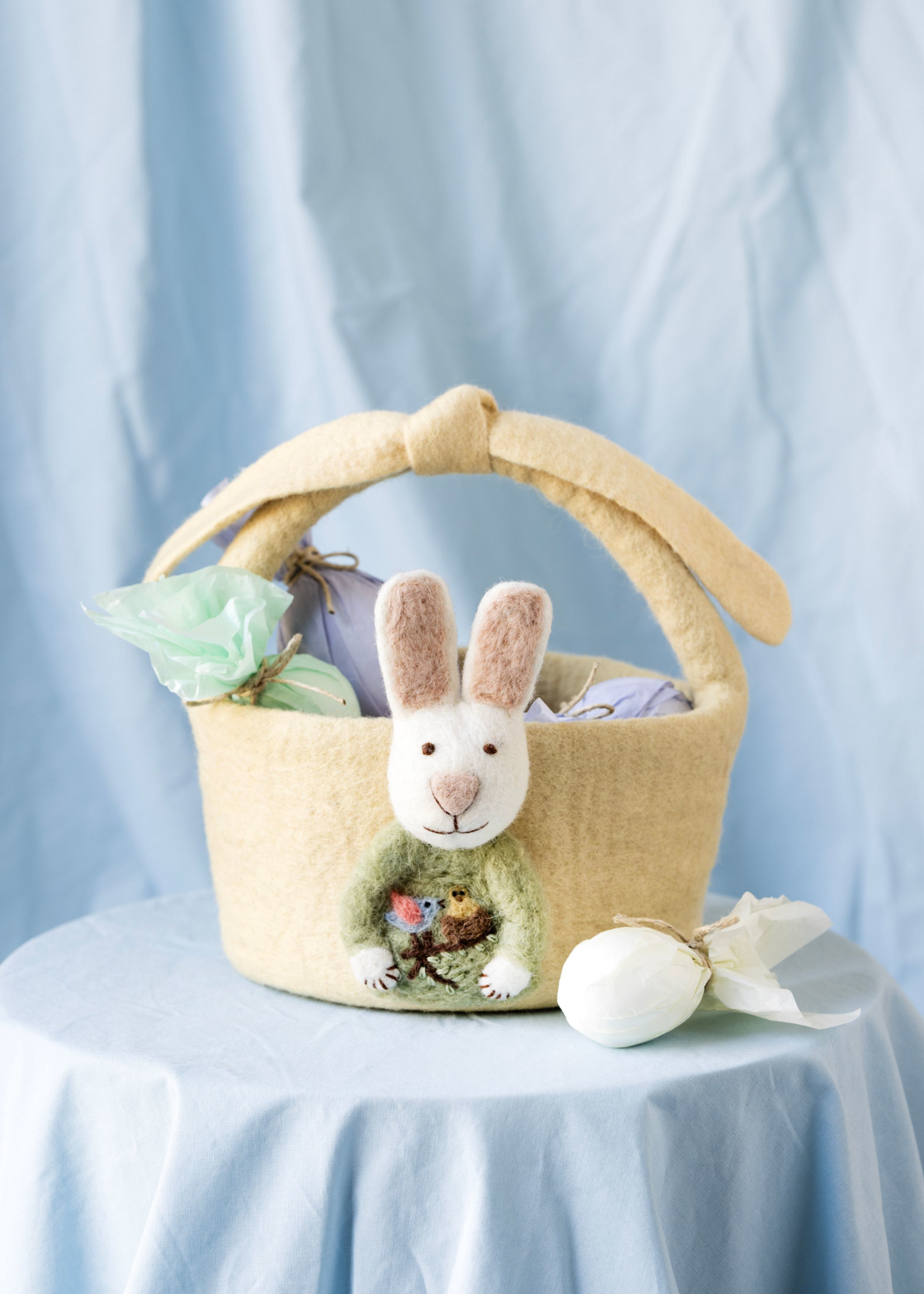 Gry and Sif Felt Bunny Basket - Light Yellow