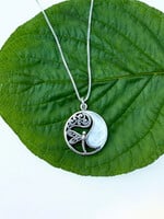 Women's Peace Collection Dragonfly Circle Mother of Pearl Necklace