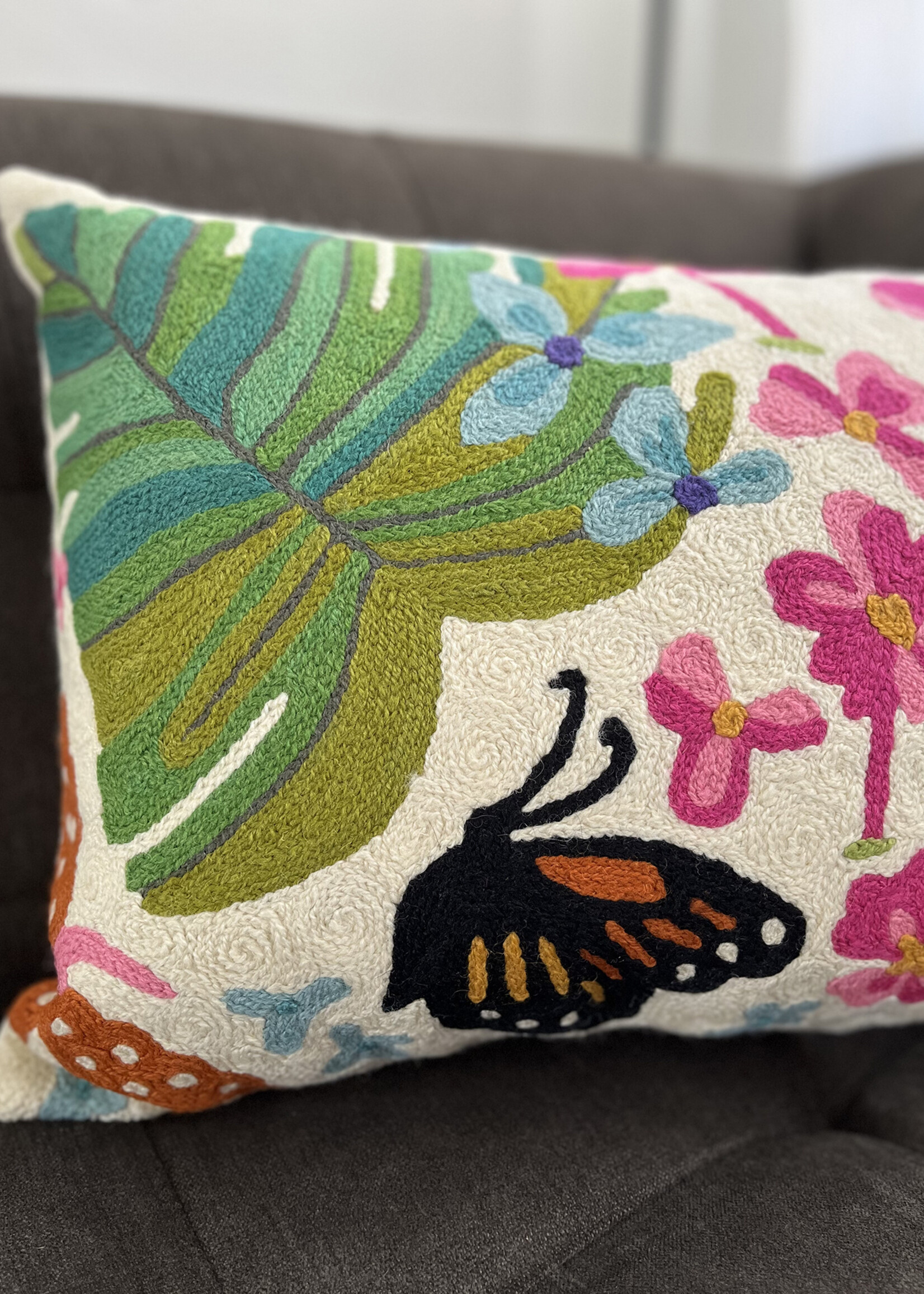 Natural Habitat Tahiti Ivory Pillow - 14in x 20in