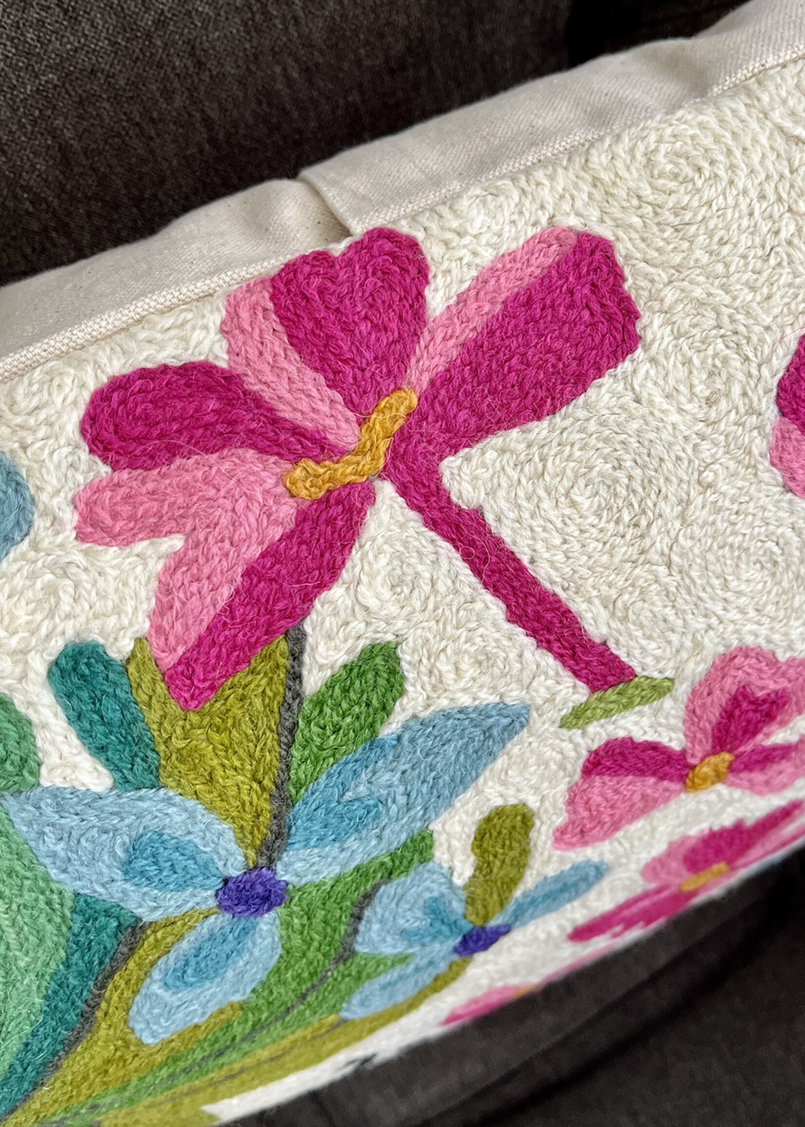 Natural Habitat Tahiti Ivory Pillow - 14in x 20in