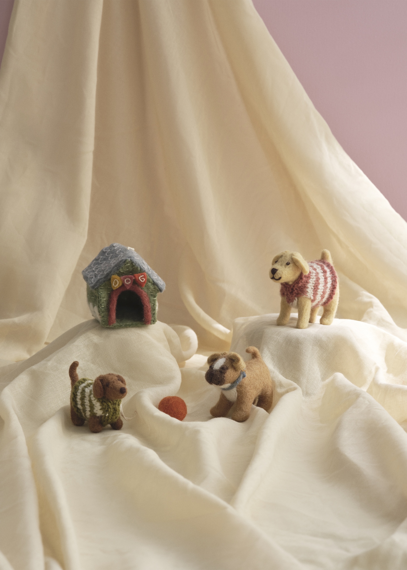 Gry and Sif Dog Felt Ornament - Dachshund with Sweater