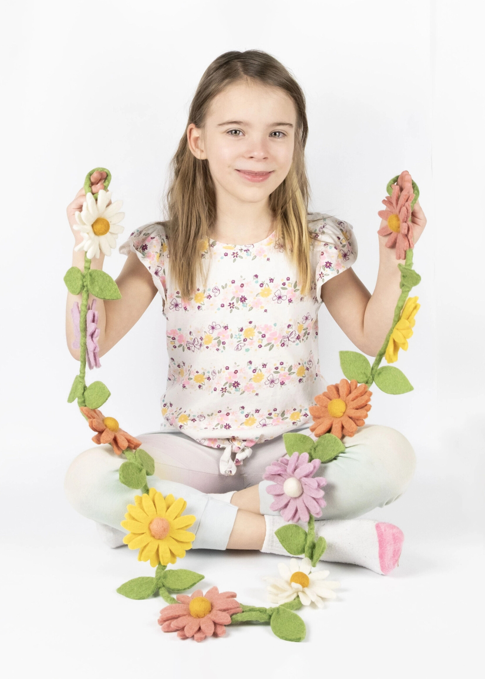 The Winding Road Pastel Daisy Felt Garland