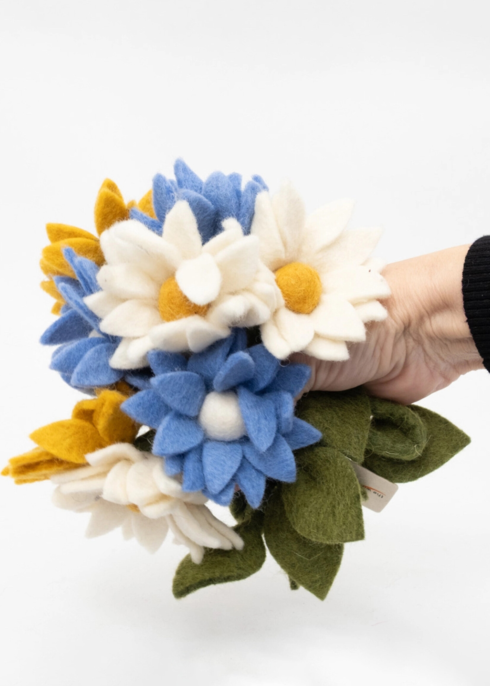 The Winding Road Blue, White and Yellow Daisy Felt Garland