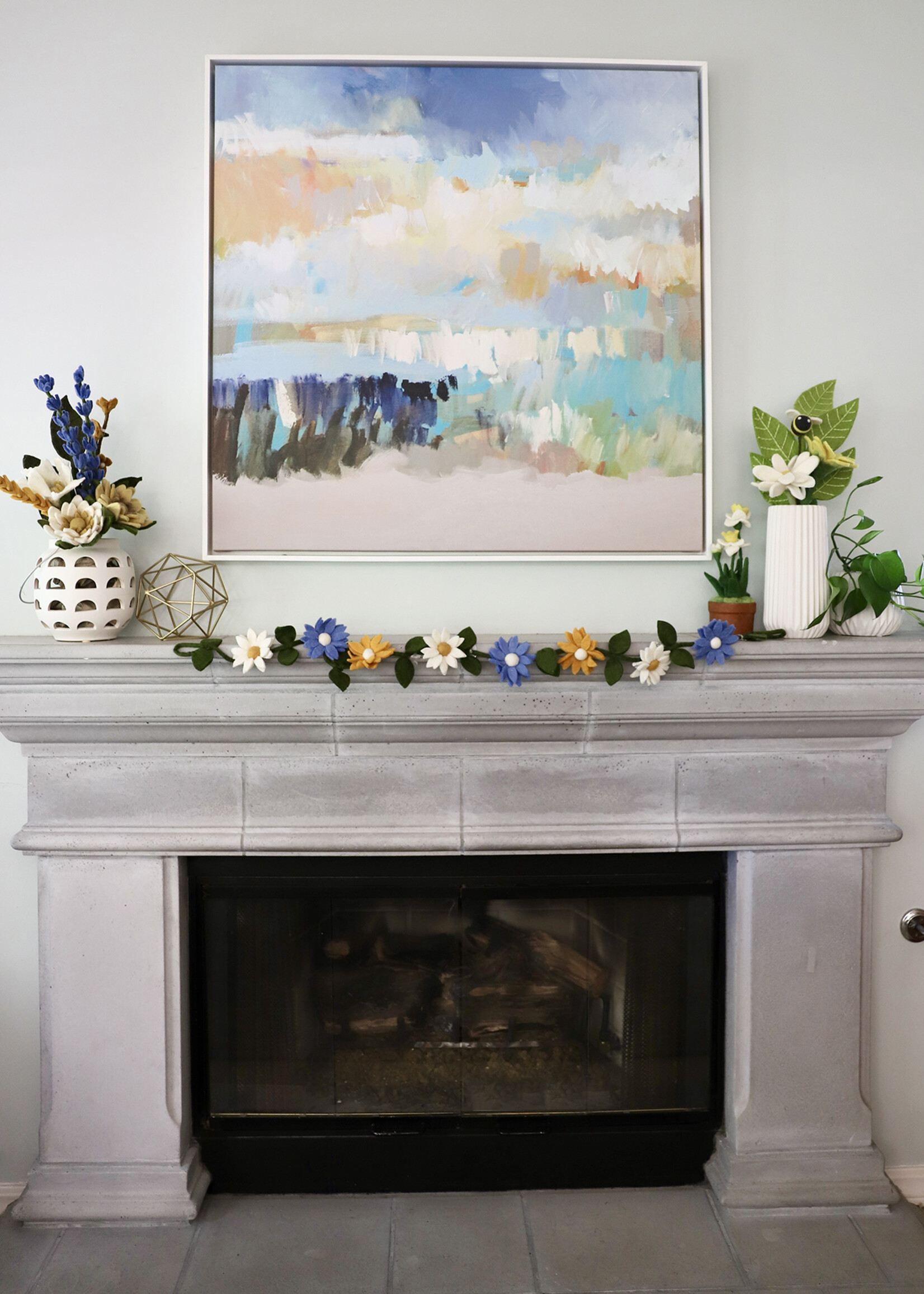 The Winding Road Blue, White and Yellow Daisy Felt Garland