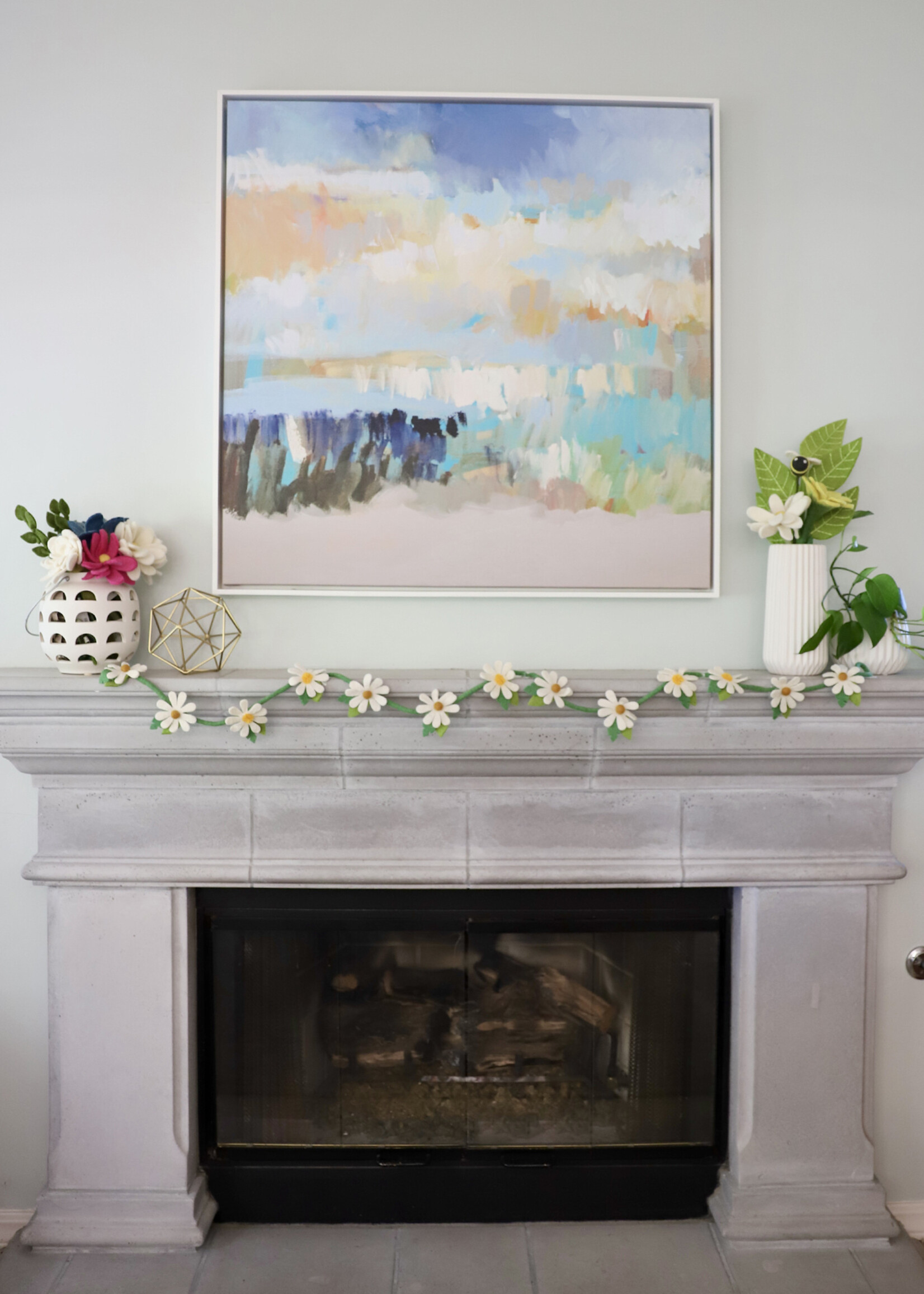 The Winding Road White Daisy Felt Garland