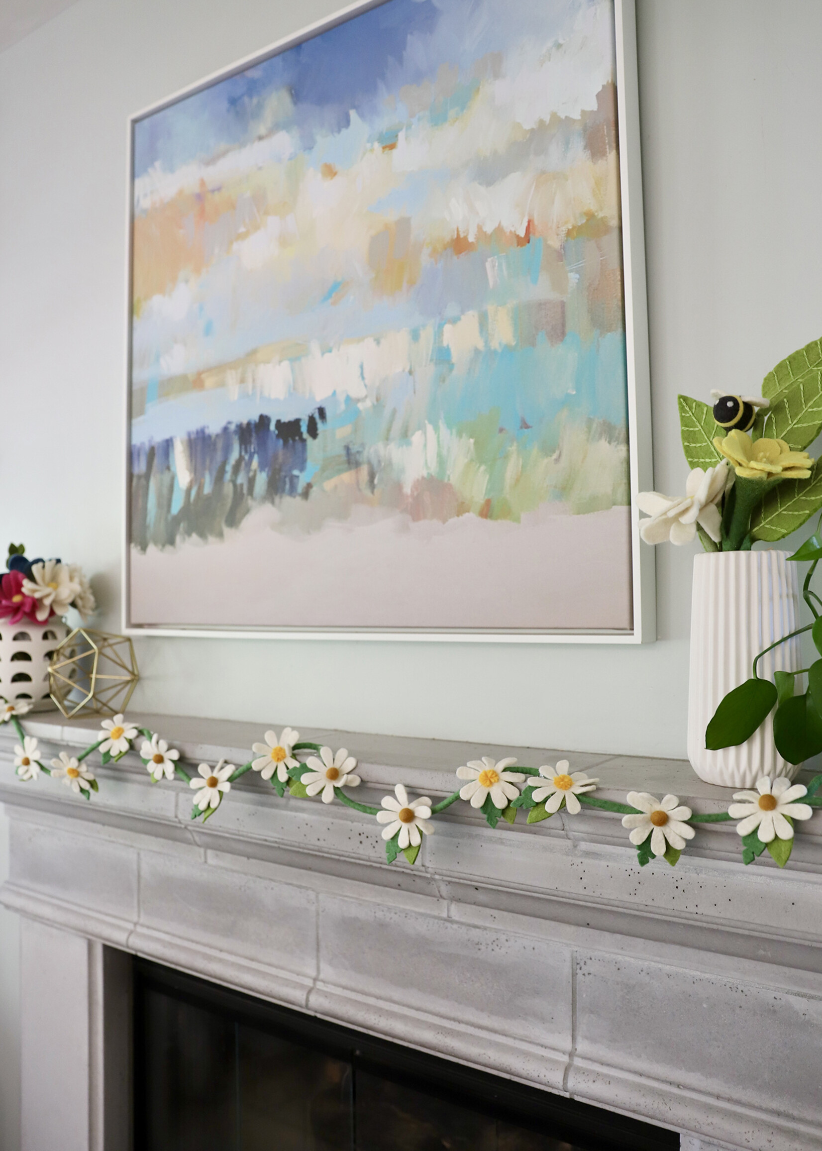 The Winding Road White Daisy Felt Garland