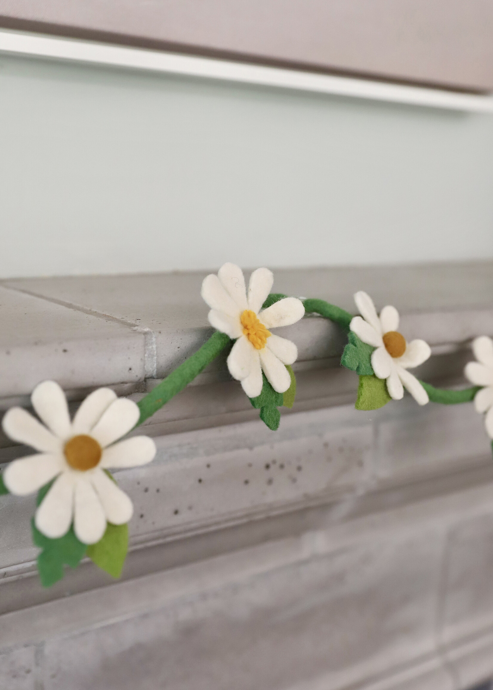 The Winding Road White Daisy Felt Garland
