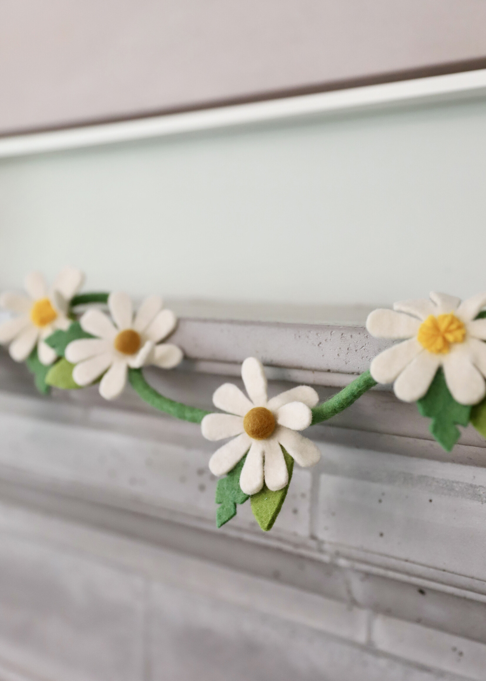 The Winding Road White Daisy Felt Garland
