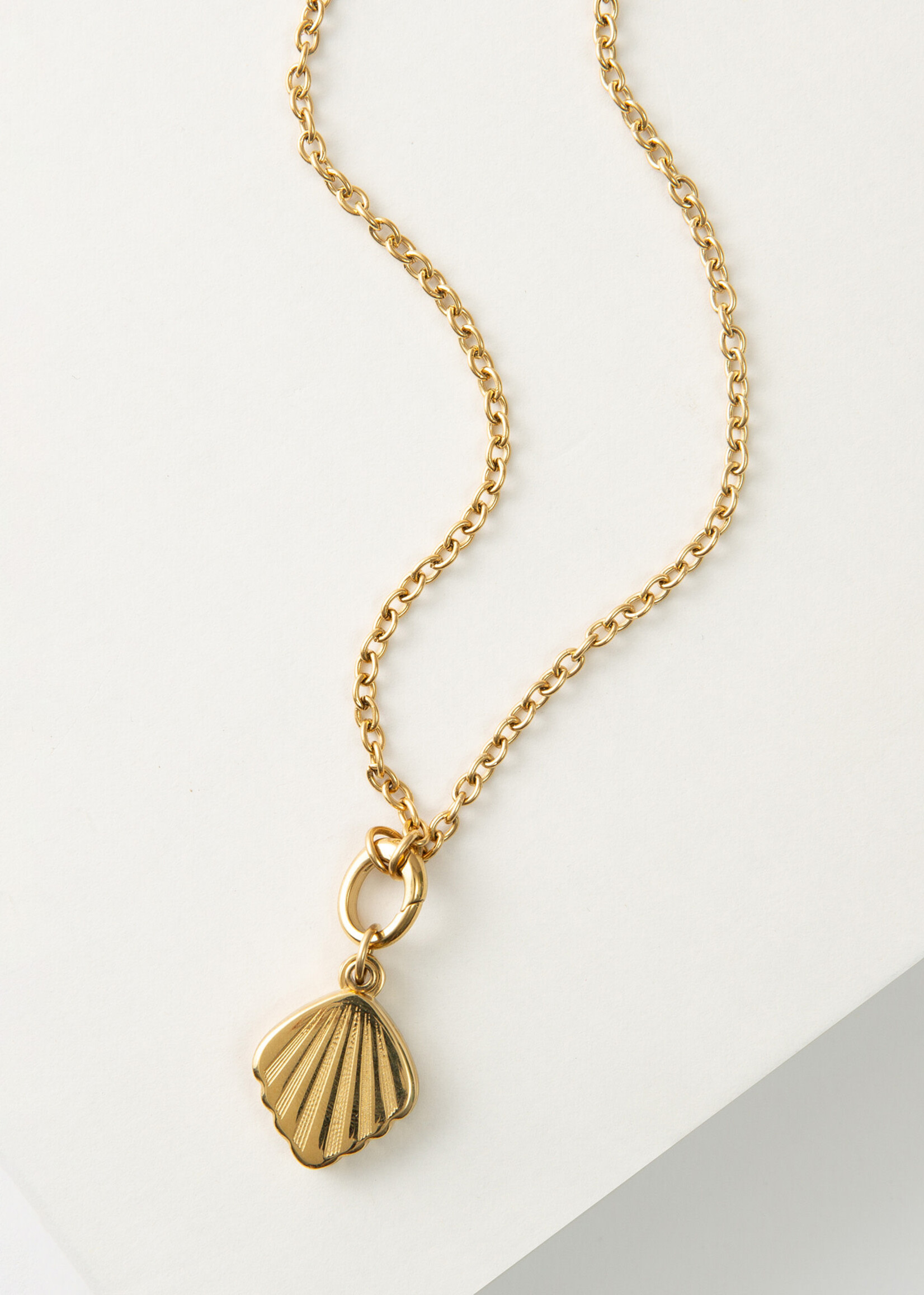 Noonday Shell Cove Locket Necklace [14K Gold plated]