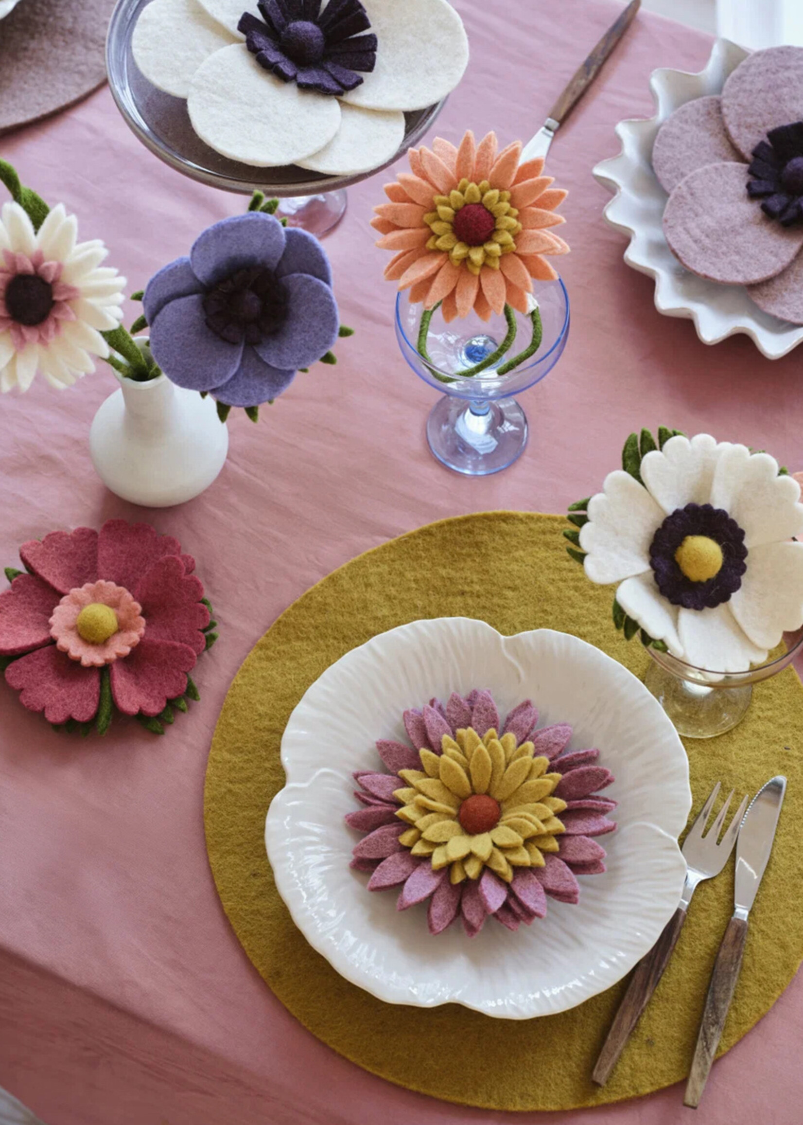 Gry and Sif 5.5" Autumn Anemone Felt Wall Flower