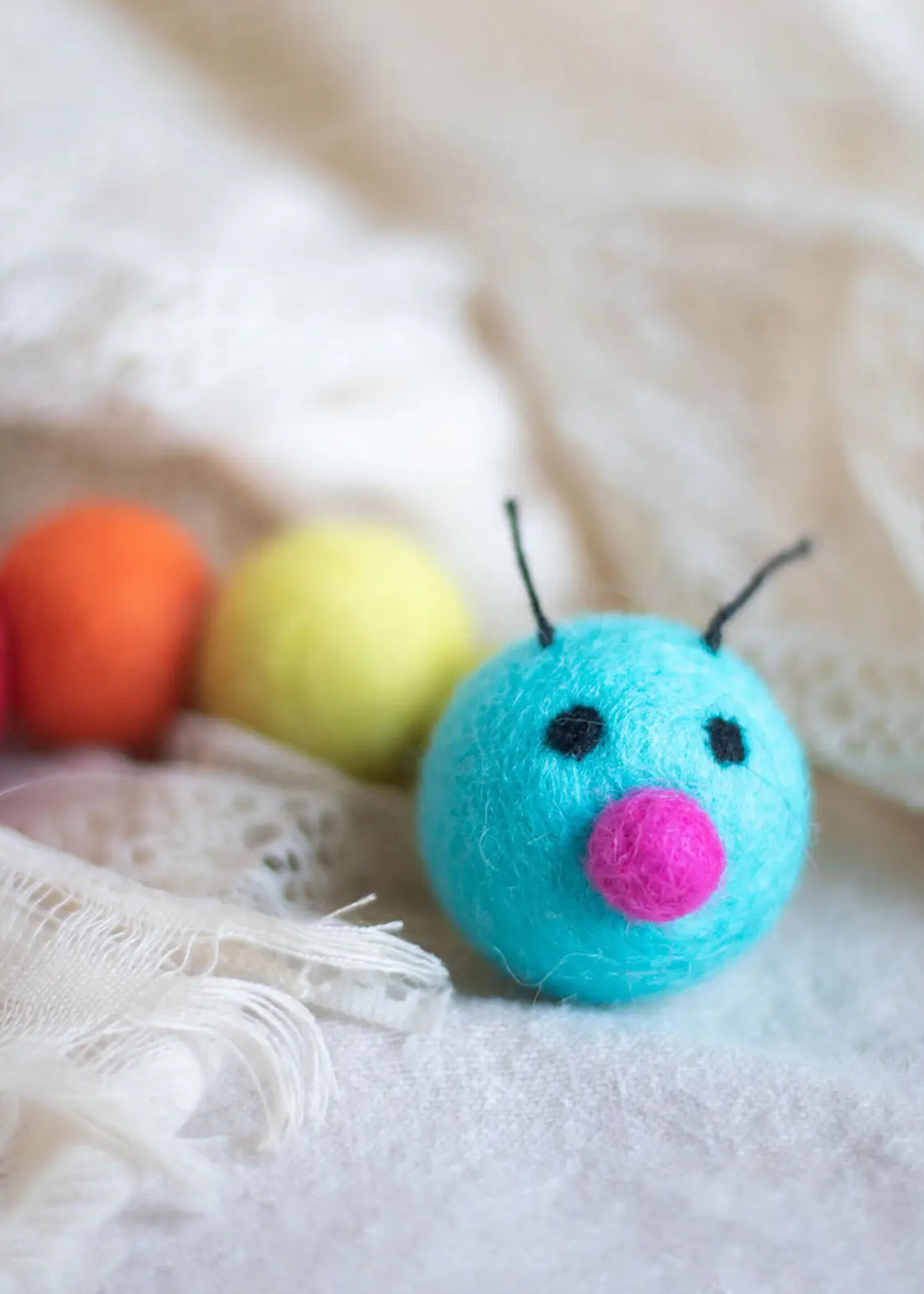 Friendsheep Felt Rainbow Caterpillar Cat Toy