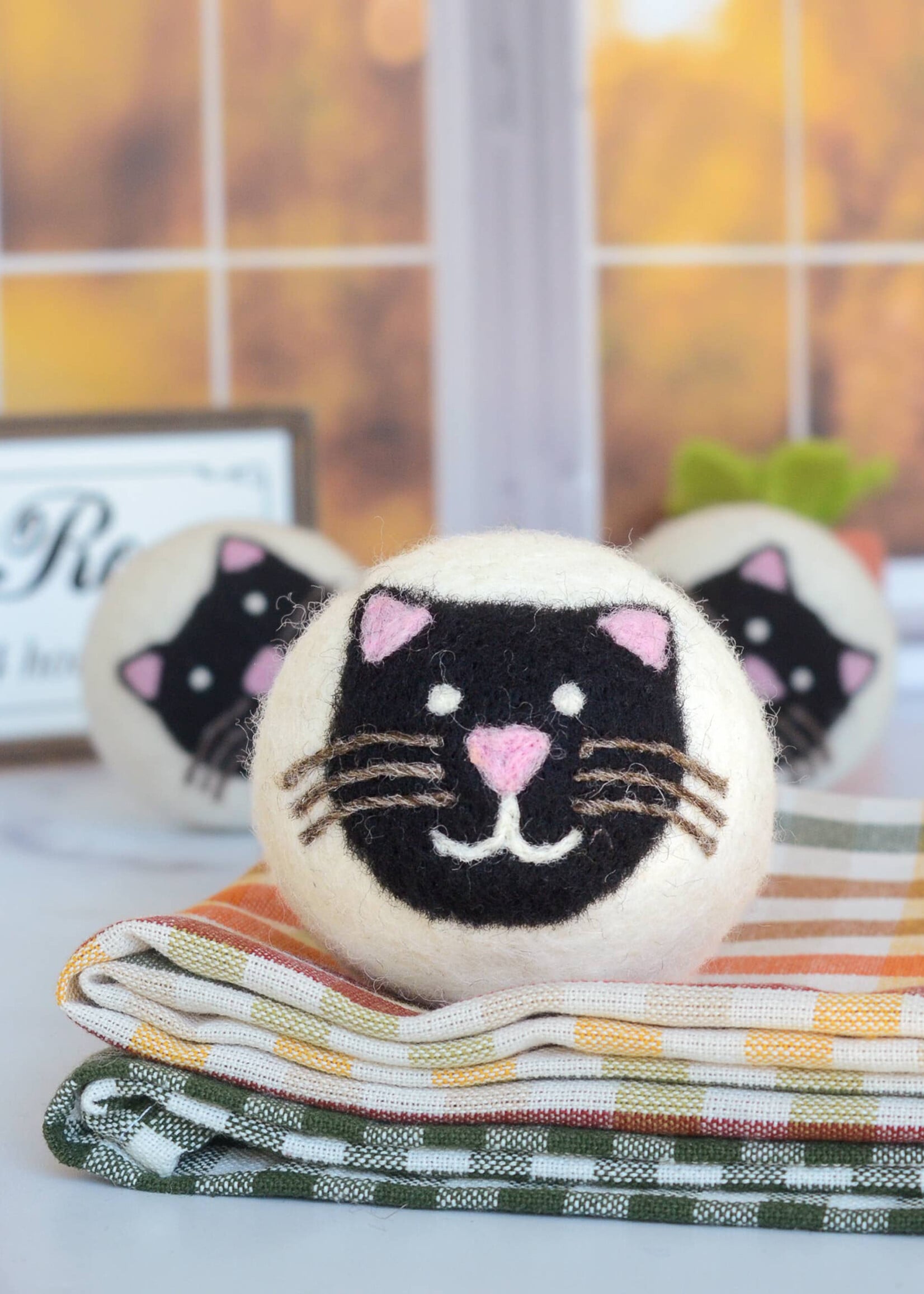 Friendsheep Felt Dryer Ball Set - Black Cats