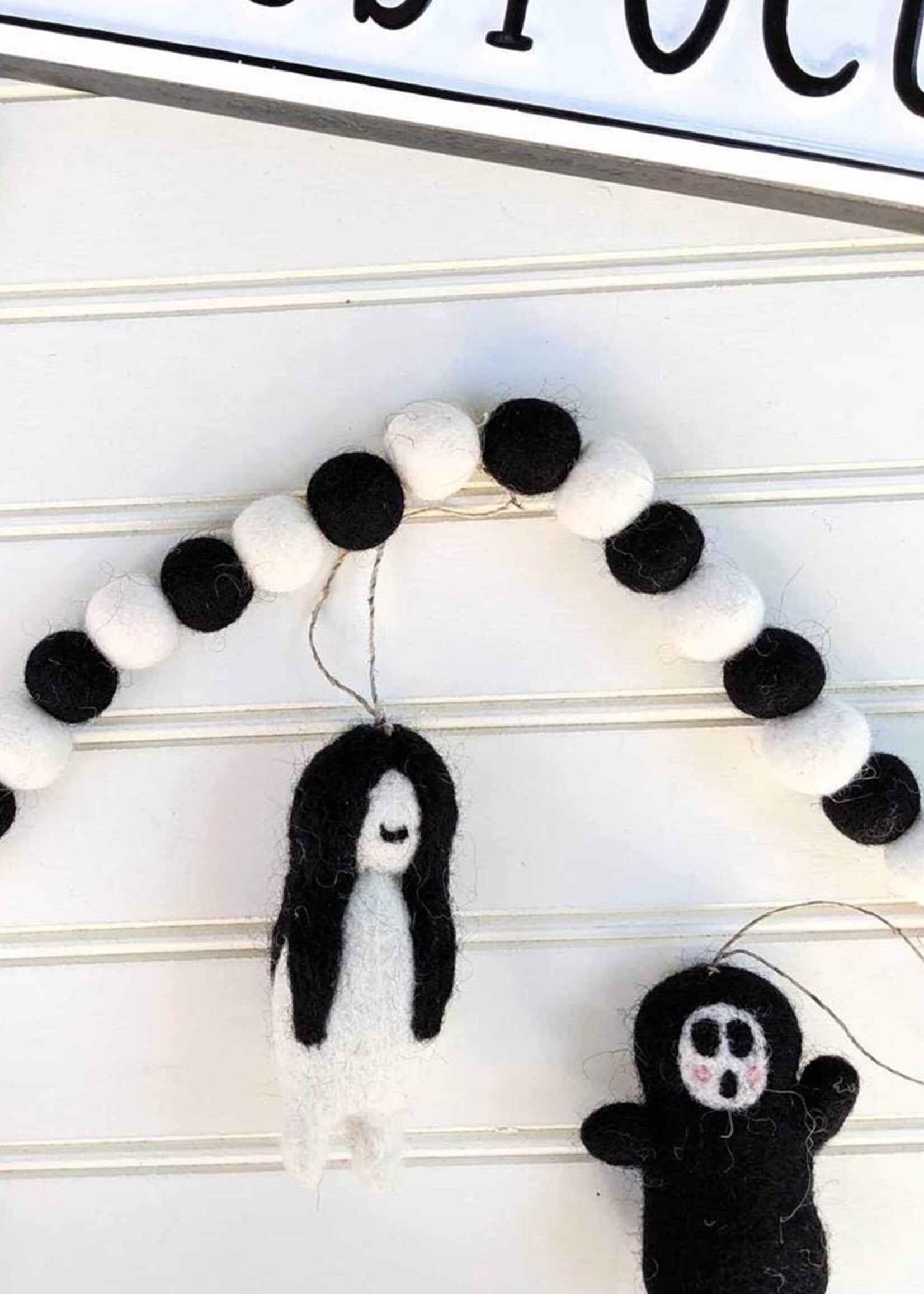 Friendsheep Felt Loomis the Screaming Ghost Ornament