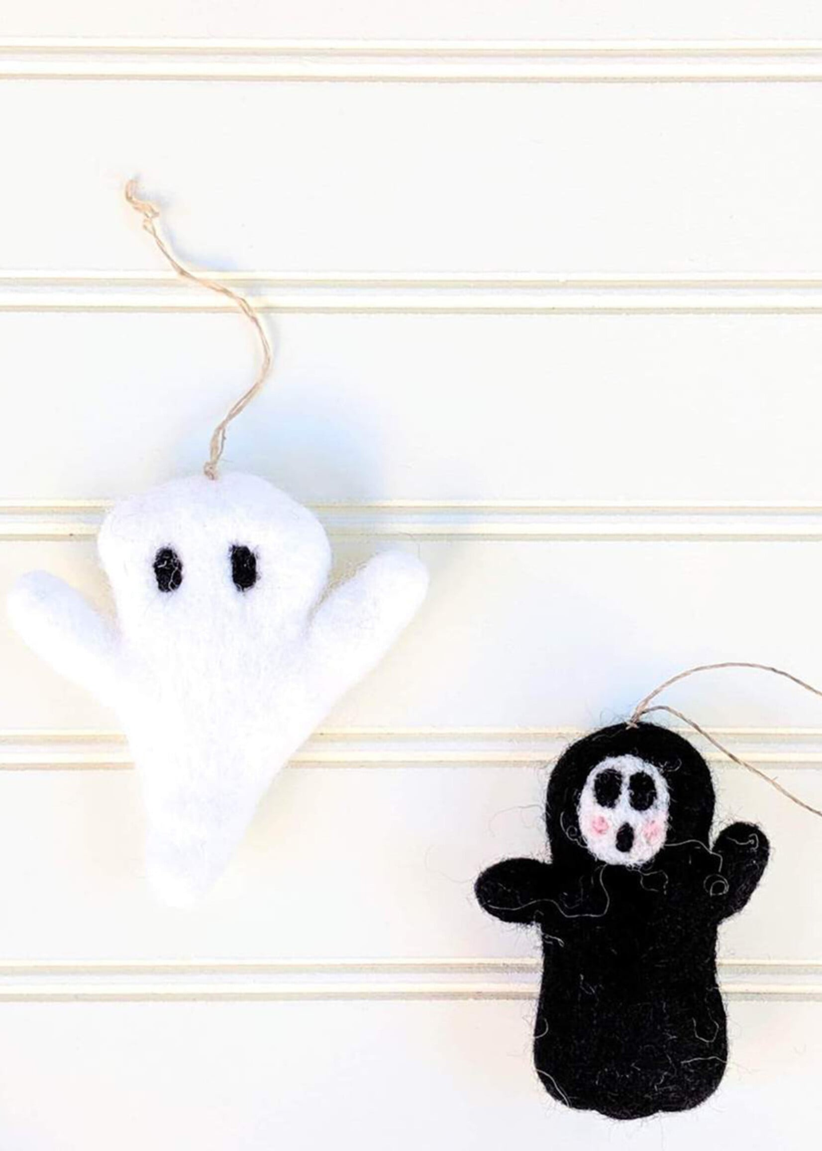 Friendsheep Felt Loomis the Screaming Ghost Ornament