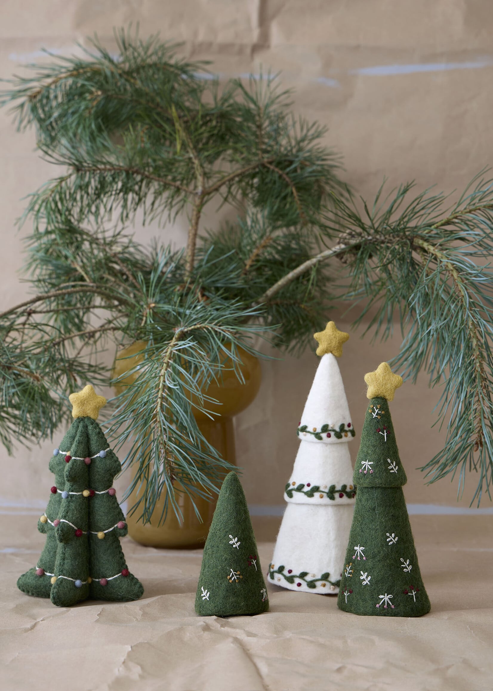 Gry and Sif Embroidered Felt Christmas Tree [Three in One]