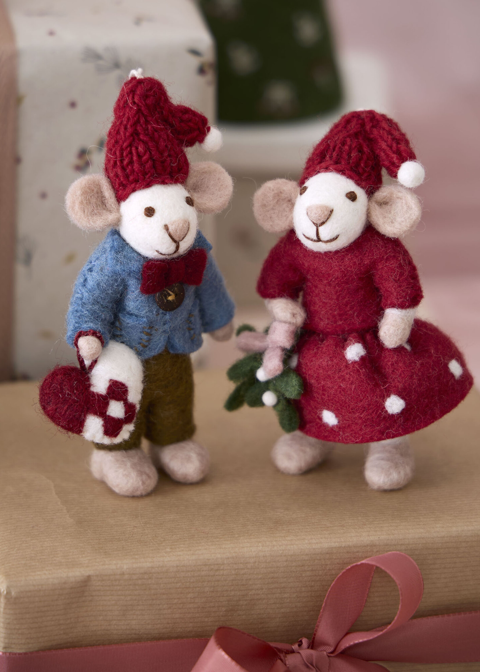 Gry and Sif Felt White Girly Mouse with Mistletoe Ornament