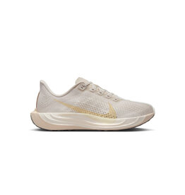 NIKE Women's Pegasus Plus