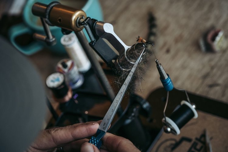 Umpqua Feather Merchants Umpqua Dream Stream Dubbing Loop Tweezer