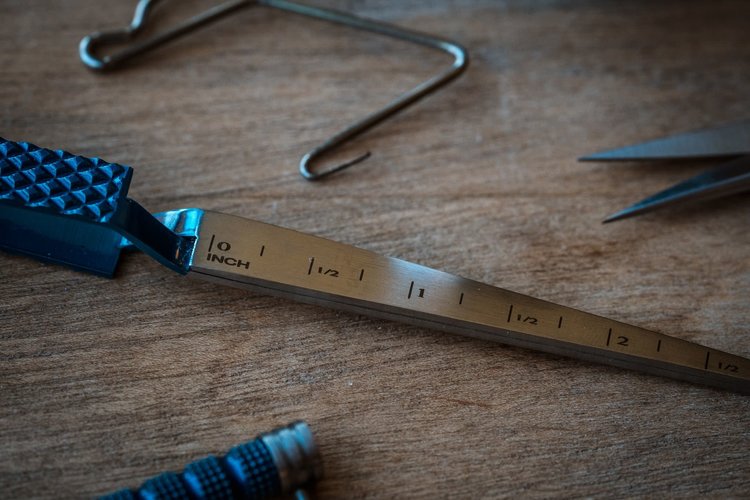 Umpqua Feather Merchants Umpqua Dream Stream Dubbing Loop Tweezer