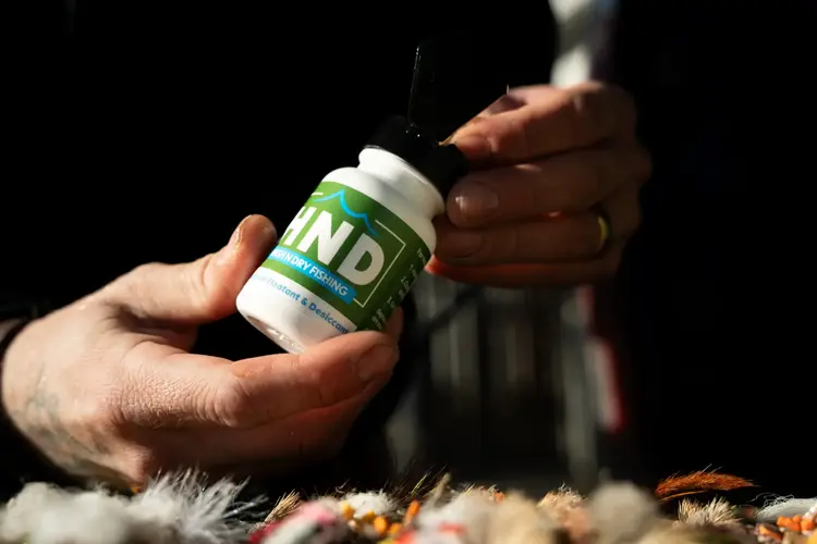 High N Dry High N Dry Powder Floatant and Desiccant
