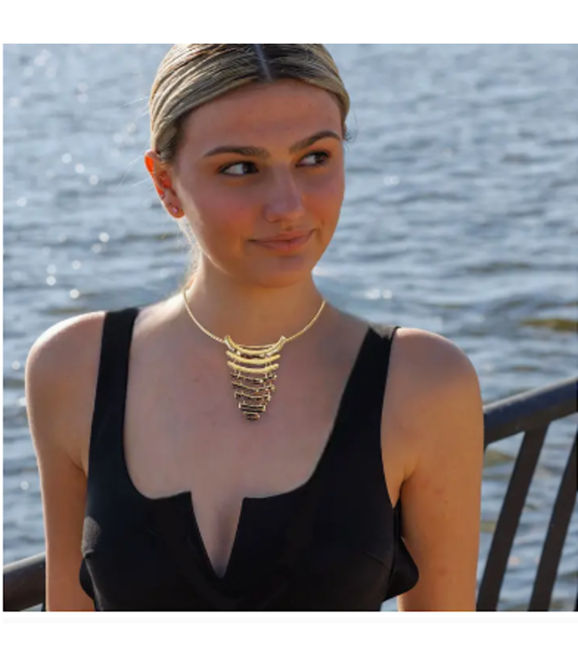 Bijoux Envie Geometric Pendant Gold Collar Necklace N4331