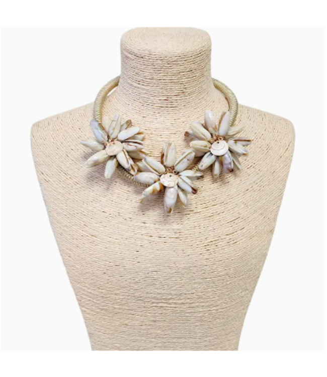 Bijoux Envie Flower Seashell Necklace N4825