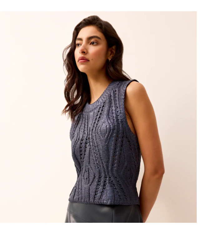 Marie Oliver McGuire Top 572T-235-108