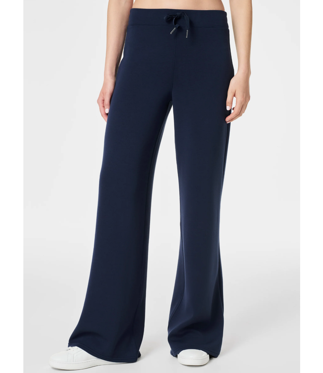 AirEssentials Wide Leg Pant