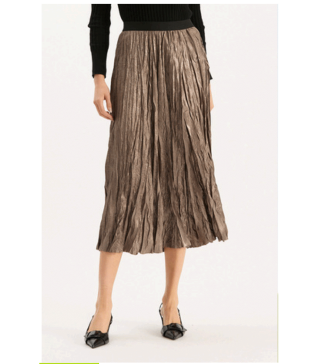 Tyler Boe #52110 Cara Metalic Pleat