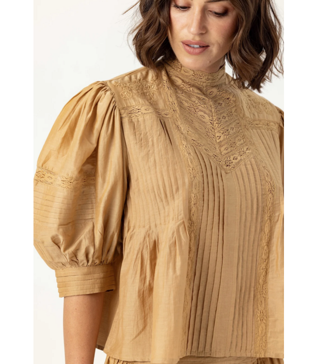 Sundays Moni Top #300