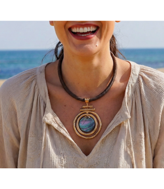 Bijoux Envie Bijoux Envie Mother of Pearl Statement Necklace- N4363