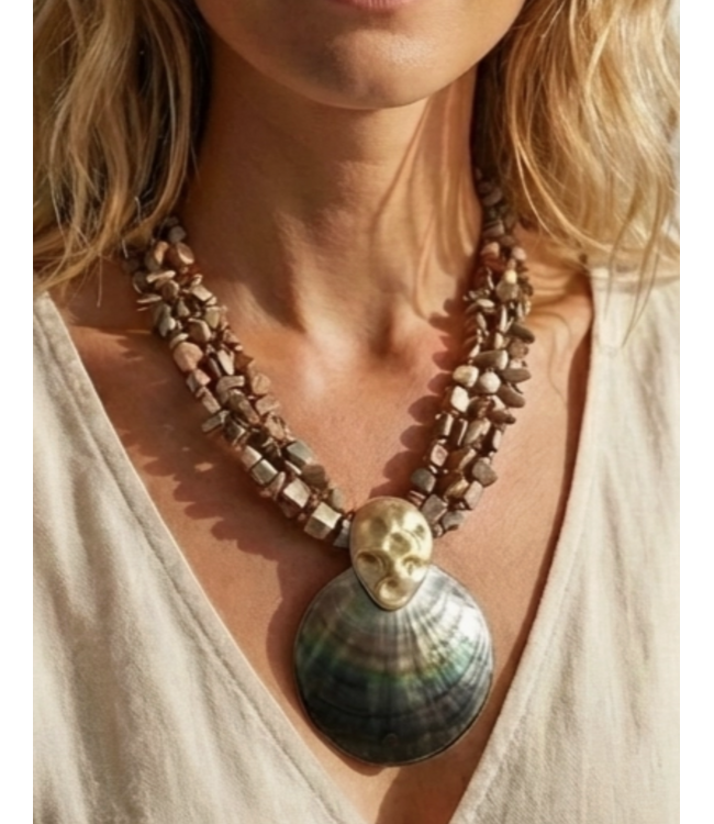 Bijoux Envie Mother of Pearl Shell Necklace #N4216