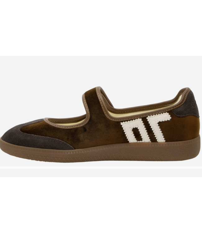 Back 70 Aya Sneakerina
